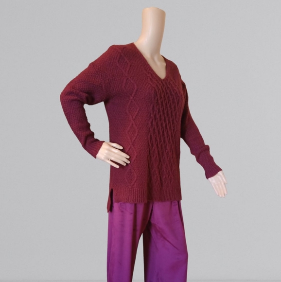 Suzy Shier Women's Burgundy Oversized V-neck Cable Knit Sweater - Picture 5 of 16